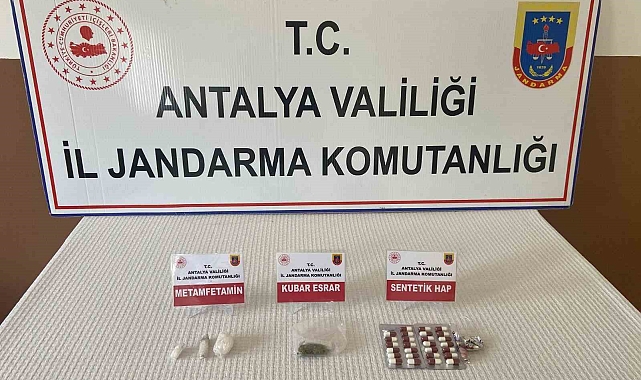 Otobüste üzerinden 5 çeşit uyuşturucu çıkan yolcu tutuklandı
