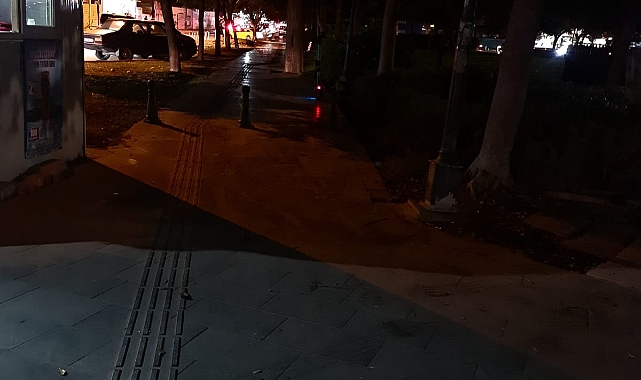 Parkın Işıkları Yanmıyor, Esnaf Şikayetçi 