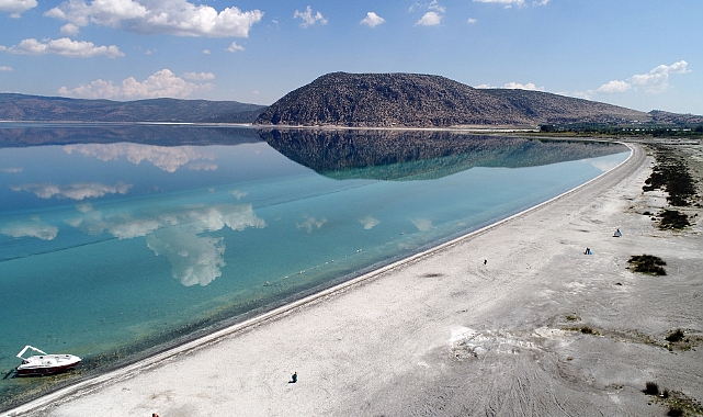 Salda Gölü'nün suyu, 3 ayda 20 metre çekildi