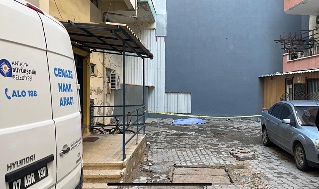Serik'te 53 yaşındaki kadın sokakta ölü bulundu