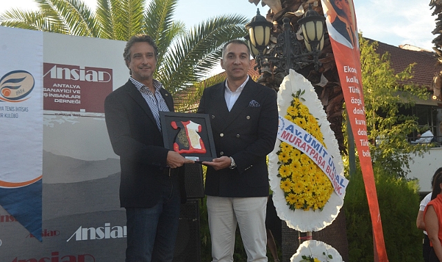 Tenis turnuvasında ödüller sahiplerini buldu
