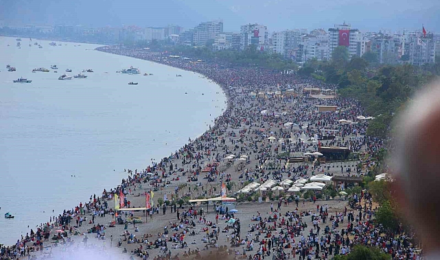 Türk Yıldızları Antalya'da Ata'ya saygı için uçacak