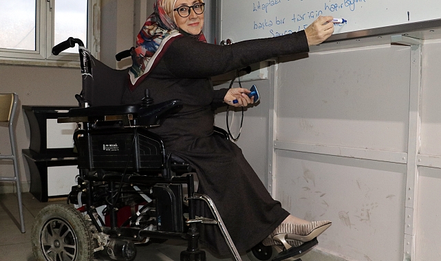 Zeynep öğretmen, öğrencilere umut oluyor