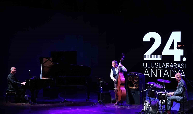 24. Uluslararası Antalya Piyano Festivali'nde Kerem Görsev'den caz rüzgarı