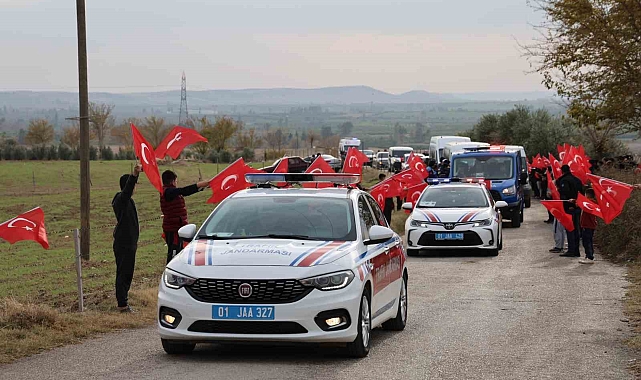 Adana şehidini dualarla uğurladı