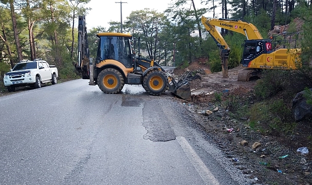 Alanya'da kuzeyde kar, güneyde heyelanla mücadele devam ediyor