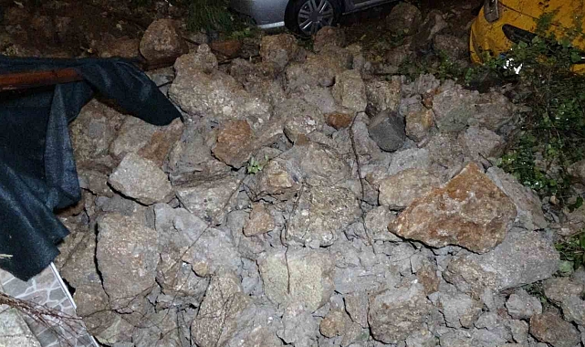Alanya'da yağış sonrası istinat duvarı çöktü