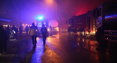 Alanya'da yangın; 3 iş yeri ve muz serası zarar gördü