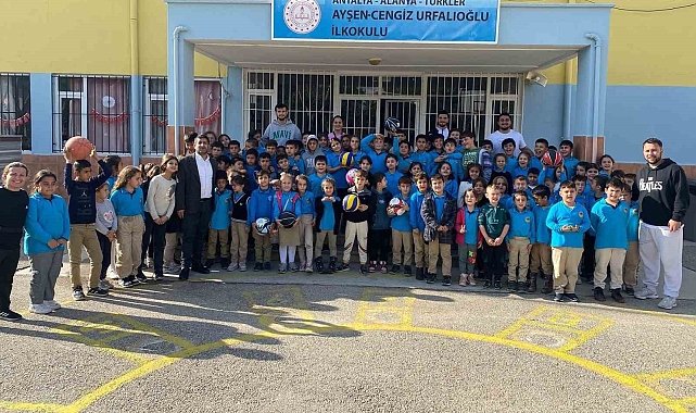 ALKÜ öğrencilerinden yürek ısıtan iyilik