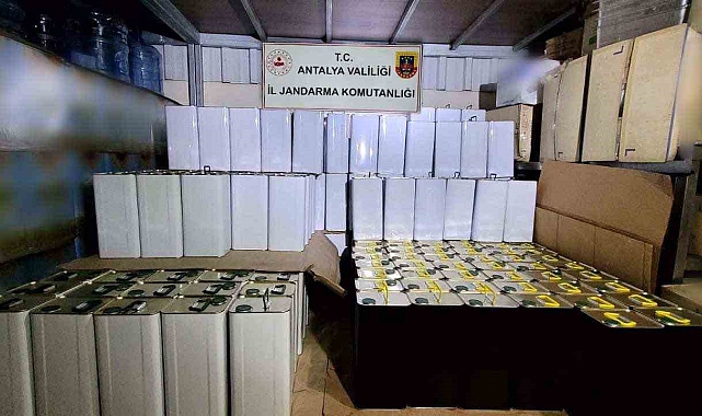 Antalya'da 2 bin litre sahte zeytinyağı ele geçirildi