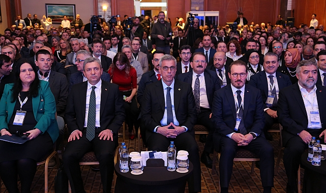 Bakan Memişoğlu'dan 'Yeni bir şey üreteceğim' diyen hekimlere destek