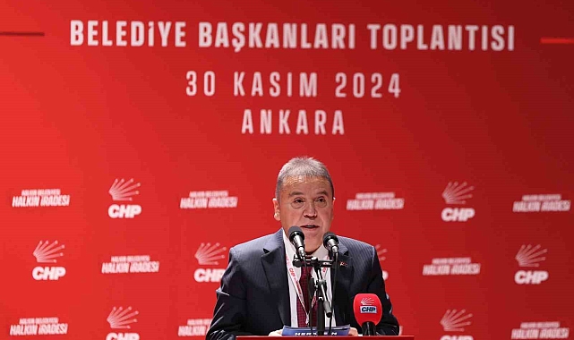 Başkan Böcek, CHP'li Belediye Başkanları Çalıştayı'na katıldı
