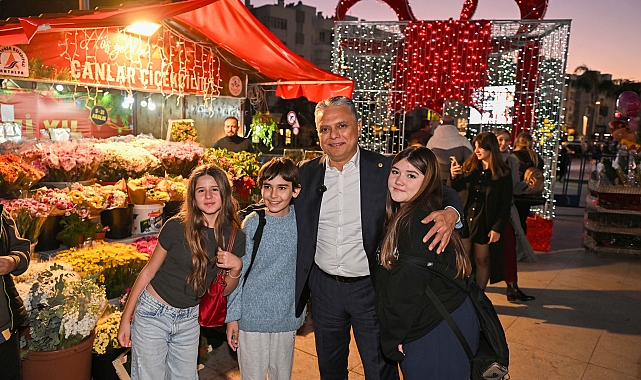 Başkan Uysal, Yeni Yıl Çarşısını ziyaret etti
