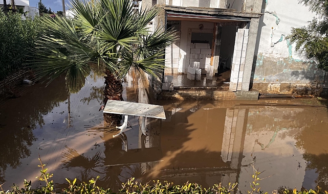 Bodrum'da 60 ev ve 2 iş yerini su bastı