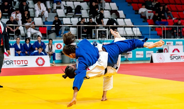 Burdur Belediyesi Kadın Judo Takımı, Süper Lig’e Yükseldi