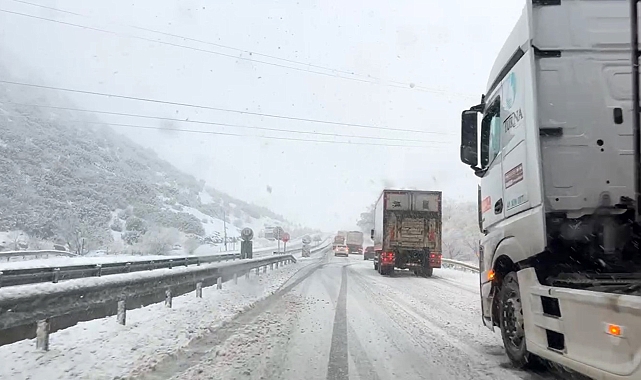 Burdur'da kar yağışı ulaşımı aksattı