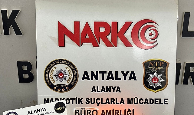 Çantasından 700 gram kokain çıktı