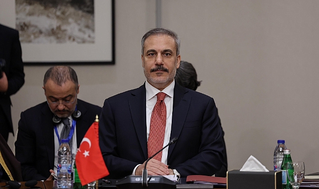 Dışişleri Bakanı Hakan Fidan: "Türkiye, Suriye Halkıyla Omuz Omuza Yürümeye Devam Edecek"
