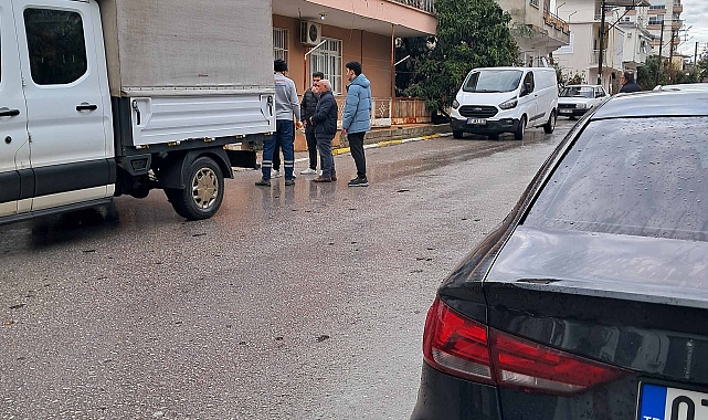 Evine 20 metre kala otomobil çarptı