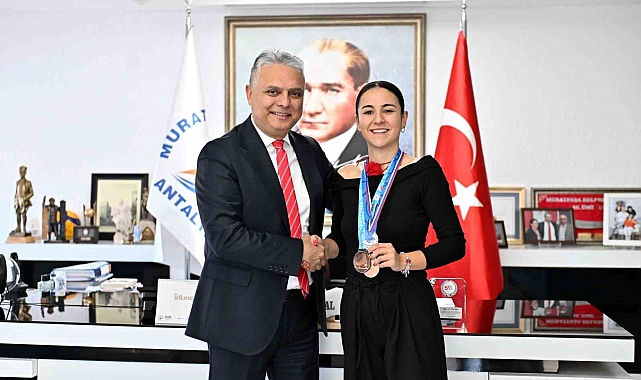Güneşin kenti Antalya'dan buz pateninde Avrupa 2'nciliğine