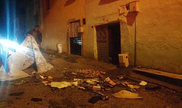 Isparta&#039;da ahşap evde çıkan yangın itfaiye ekiplerince söndürüldü