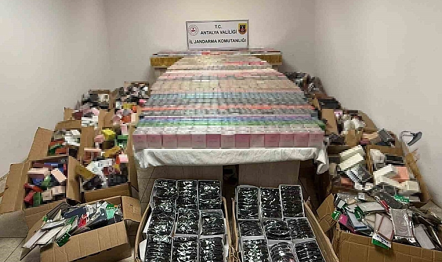 Jandarmadan kaçak parfüm ve güneş gözlüğü operasyonu