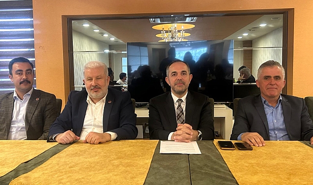 Konyaaltı Ak Parti İlçe Başkanı Basın Toplantısı Düzenledi