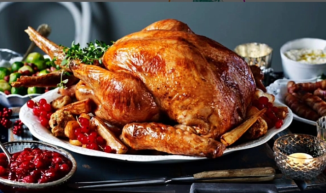 Konyalılar Restaurant’tan Yılbaşı Şöleni: Leziz Hindi ve Tavuk Dolması