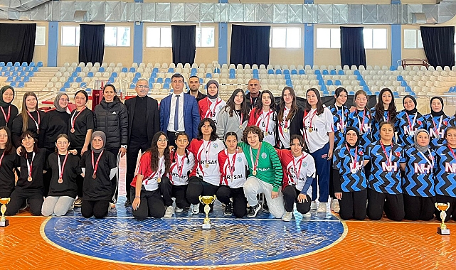 Liseler arası futsal müsabakası sona erdi
