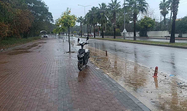 Manavgat'ta devrilen elektrikli bisikletin sürücüsü yaralandı