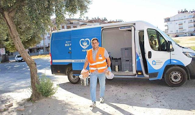 Manavgat'ta ihtiyaç sahiplerine günlük 450 porsiyon sıcak yemek dağıtılıyor