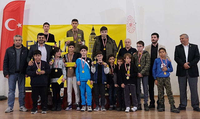 Manavgat'ta ödüllü satranç turnuvası