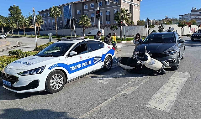 Manavgat'ta otomobil ile motosiklet çarpıştı: 1 yaralı