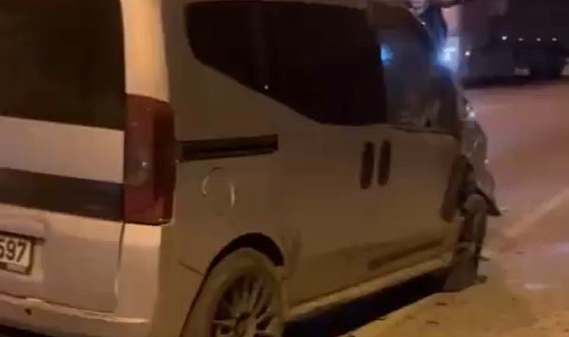 Mersin'de motosikletle hafif ticari araç çarpıştı: 2 ölü, 1 yaralı