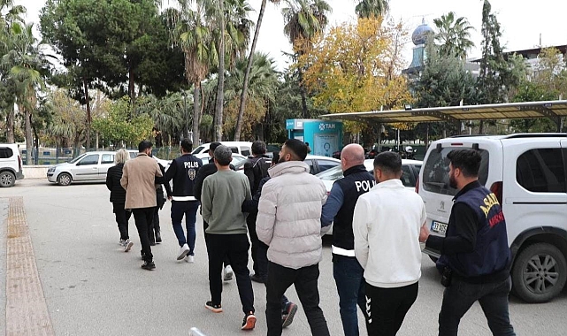 Mersin'de sahte altın üretip kuyumculara satan 6 kişilik şebeke çökertildi