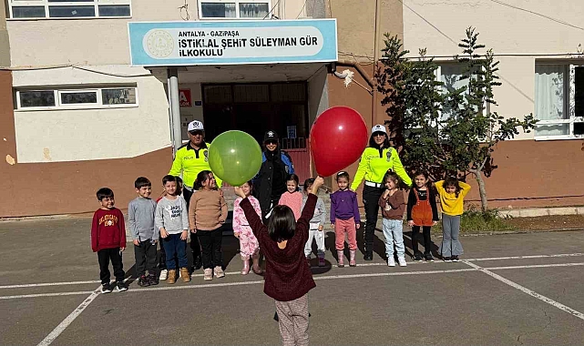 Minik öğrencilere trafik bilinci aşılandı