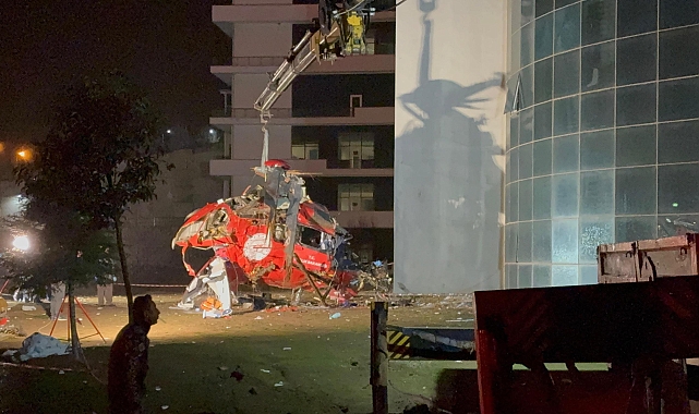 Muğla'da hastaneye çarpan ambulans helikopterin enkazı kaldırıldı