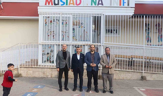 MÜSİAD Antalya Şubesi'nden öğrencilerin eğitimine destek