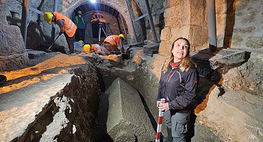 Noel Baba'nın kilisesinde lahit bulundu; Aziz Nikolaos'un mezarı olabilir