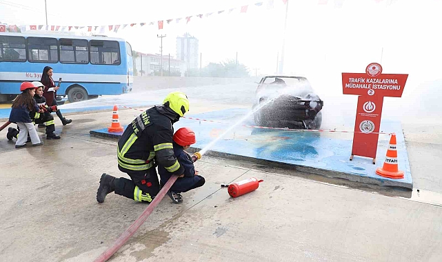 Öğrenciler itfaiyecilik mesleğini yakından tanıdı