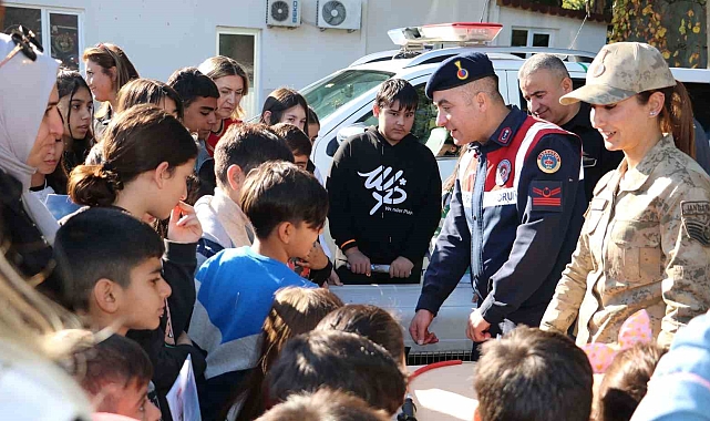 Öğrenciler, jandarmanın faaliyetleri hakkında bilgilendirildi