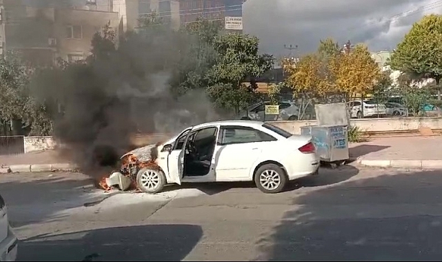 Otogaz servisinde enjektörünü değiştirdiği Fiat otomobil 2 dakika sonra alev alev yandı