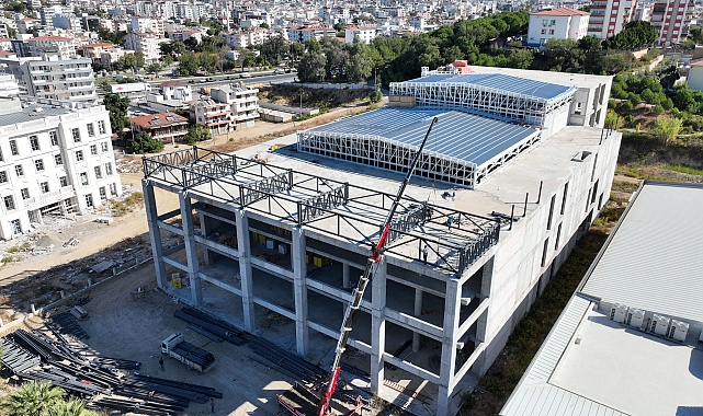 Serik Kongre ve Kültür Merkezi inşaatı devam ediyor