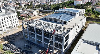 Serik Kongre ve Kültür Merkezi inşaatı devam ediyor