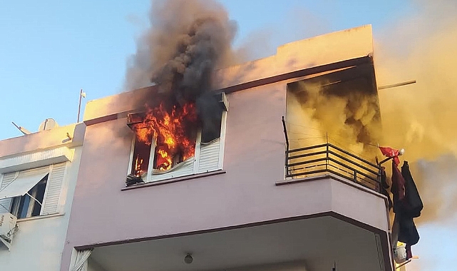 Serik'te  Çıkan Yangın İtfaiye Tarafından Söndürüldü