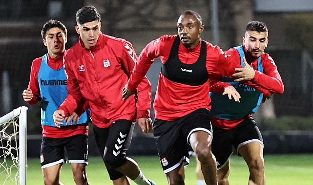 Sivasspor, Antalya Kampına Başladı