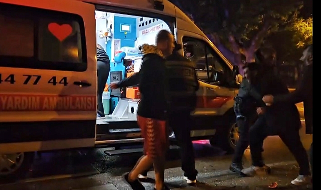 Takla atan araçtan gençler yola savruldu
