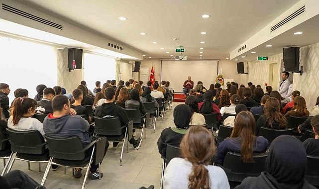 Alanya Belediyesi Eğitim ve Kariyer Günleri başladı