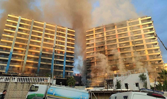 Alanya'da otel inşaatındaki yangın kontrol altına alındı