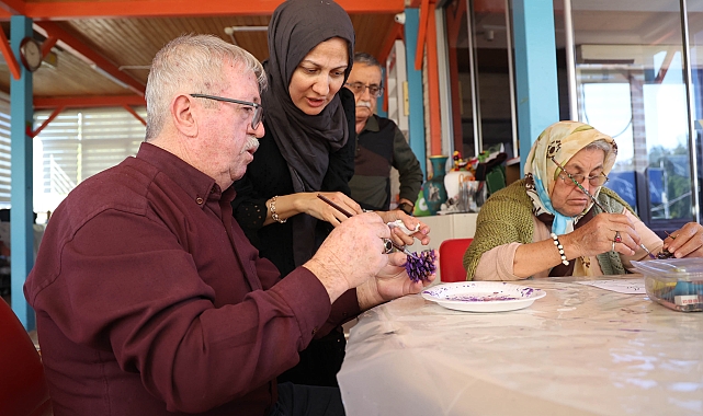 Alzheimer hastalarının umut evi 'Mavi Ev'